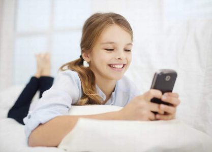 Выбираем практичный смартфон для школьника