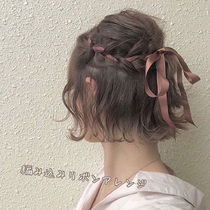 Hairstyles with bows and ribbons
