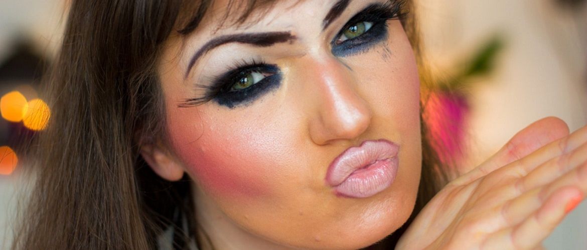 Не стоит делать! 13 примеров самого неудачного макияжа, от которого становится страшно