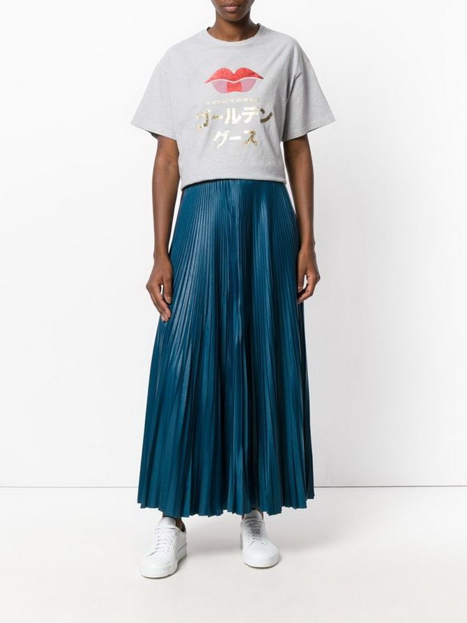 turquoise skirt
