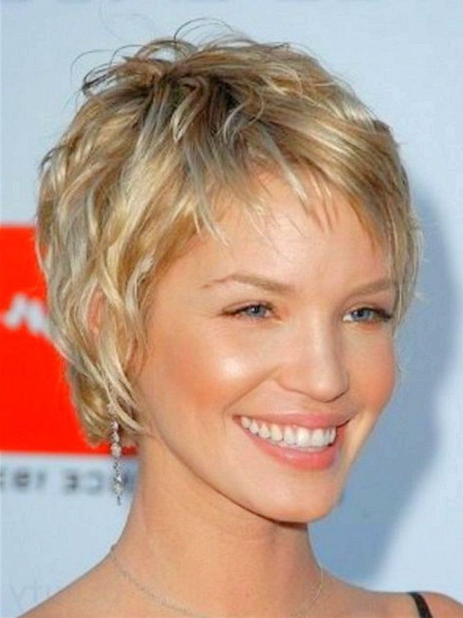 Short haircuts for women: cascade