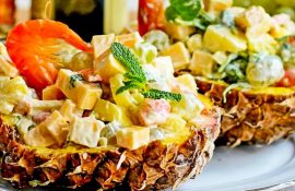 салаты с ананасом