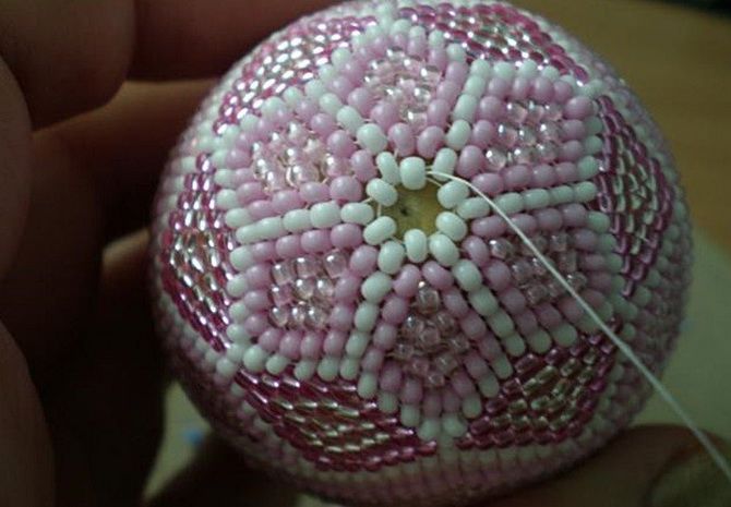 пасхальное яйцо из бисера схема плетения пошагово