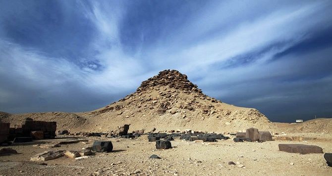 Піраміда Усеркафа, 44.5 м