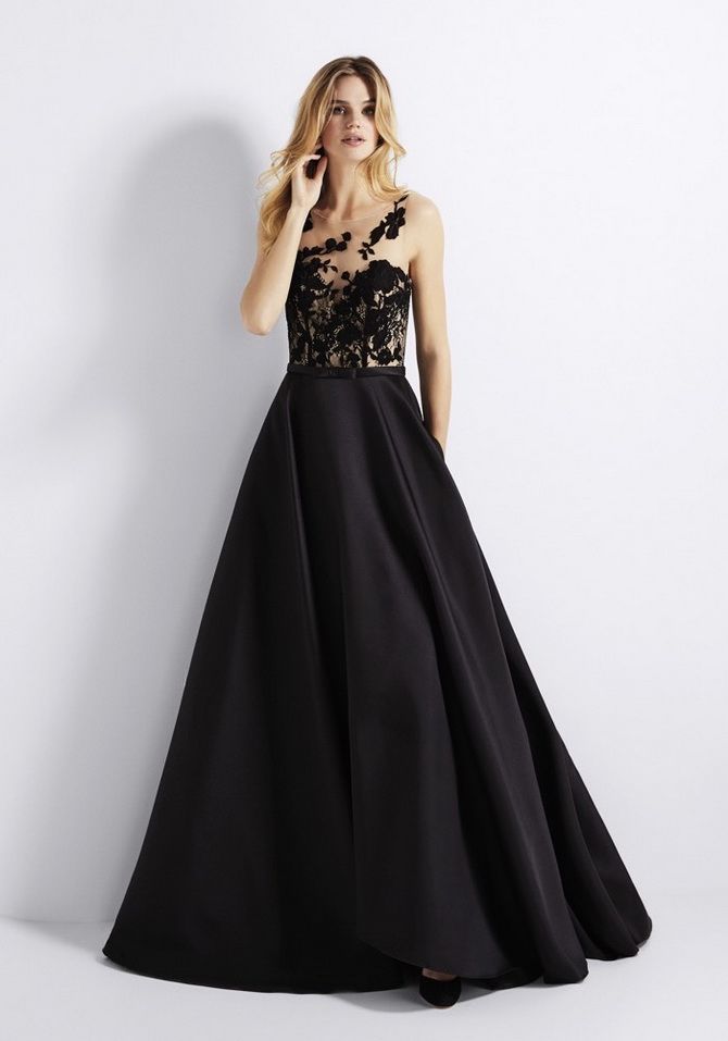 черное платье с цветами