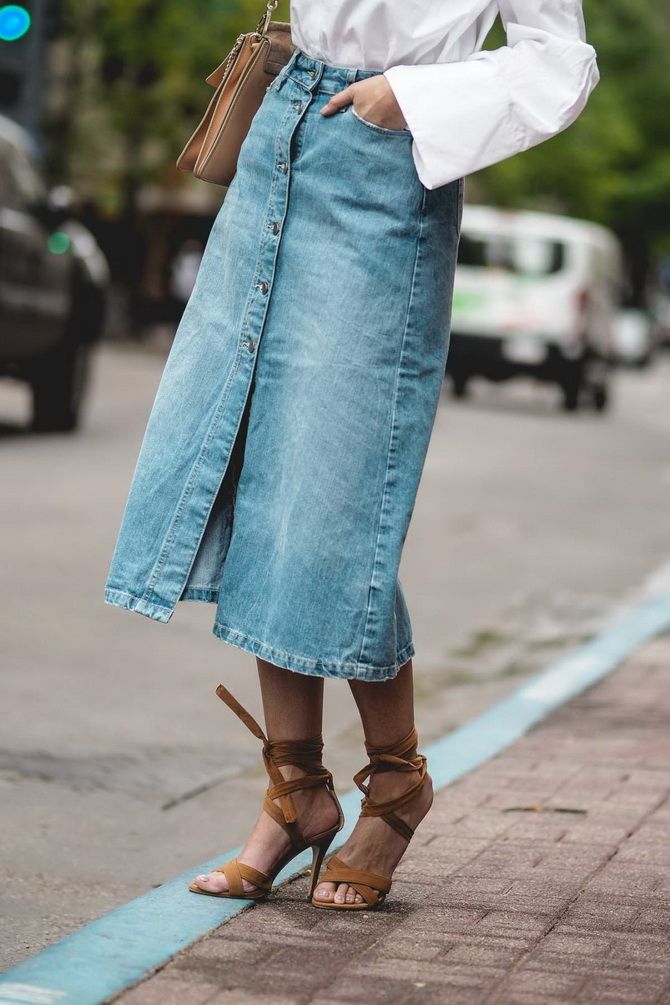 How to wear a denim skirt: photos, trends, novelties of 2021