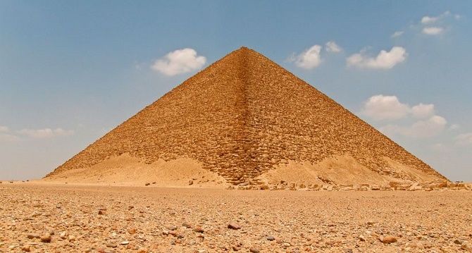 Рожева піраміда, 104 м