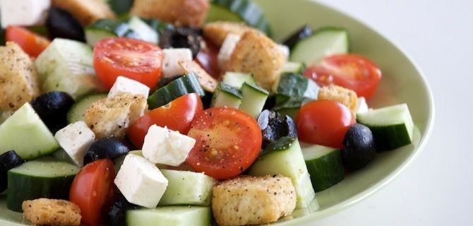 грецький салат в лаваші