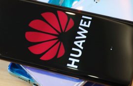 Huawei розробляє смартфон з віртуальними кнопками і підекранною камерою