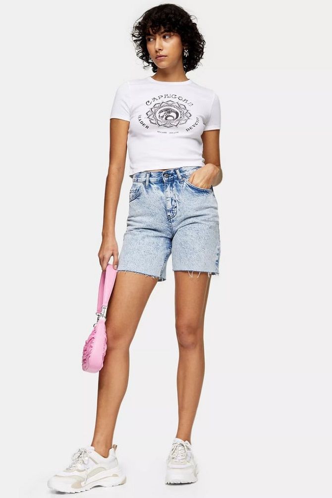 Denim shorts in 2021-2022: look stylish and trendy 9