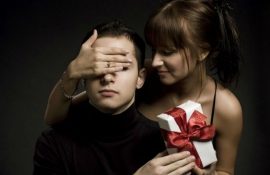 Привітання з Днем народження чоловікові: вірші, проза, листівки