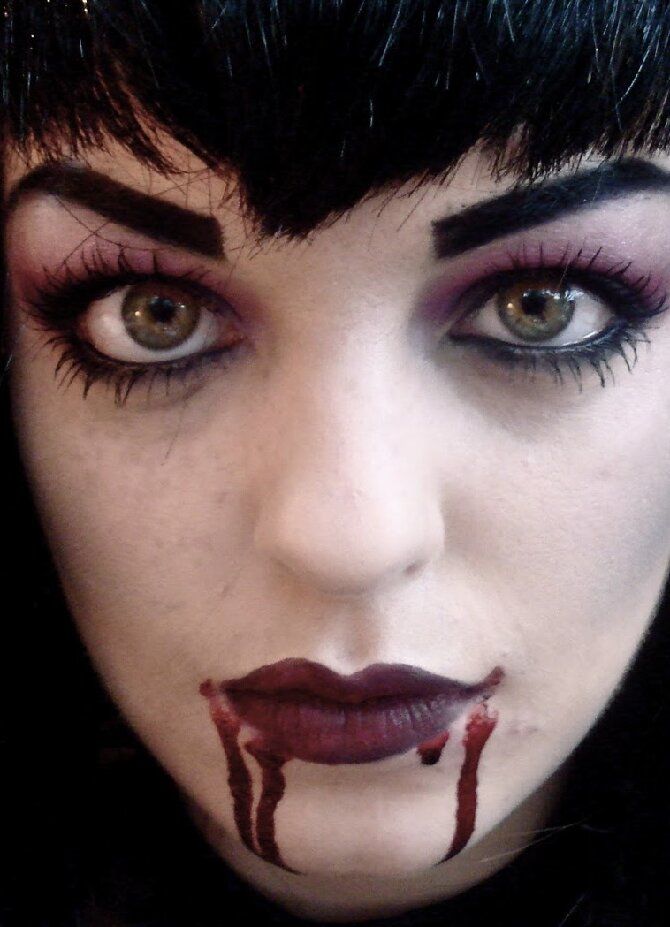 До последней капли крови: самый крутой макияж вампира на Хэллоуин, который можно легко сделать в домашних условиях - секреты, идеи, фото 22