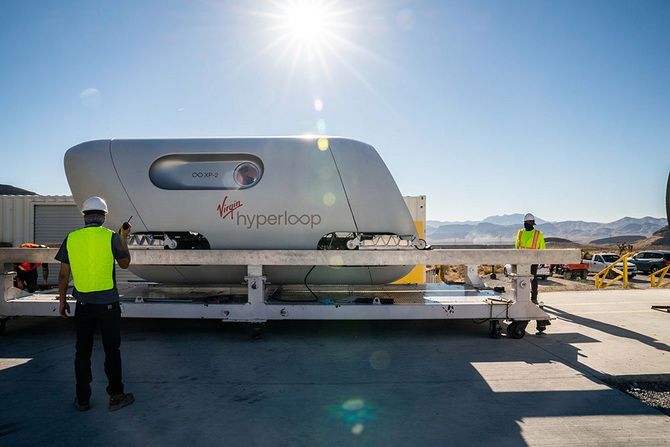 «Гиперпетля будущего»: сверхскоростной поезд Hyperloop впервые перевез пассажиров 1