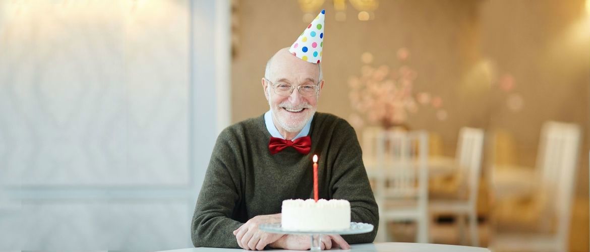 Поздравления с Днем рождения пожилому мужчине: стихи, проза, открытки