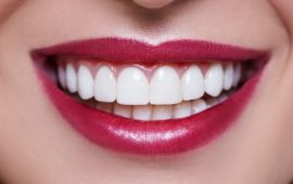 Білосніжні та здорові зуби: 15 крутих лайфхаків, як відбілити зуби в домашніх умовах
