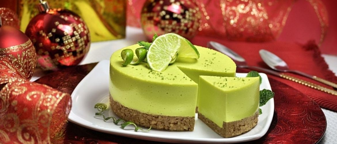 Залишаємо на солодке — смачні новорічні десерти — 2023: рецепти покроково, ідеї, відео