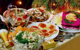Украшение праздничных блюд: новогодняя символика 2021 на столе