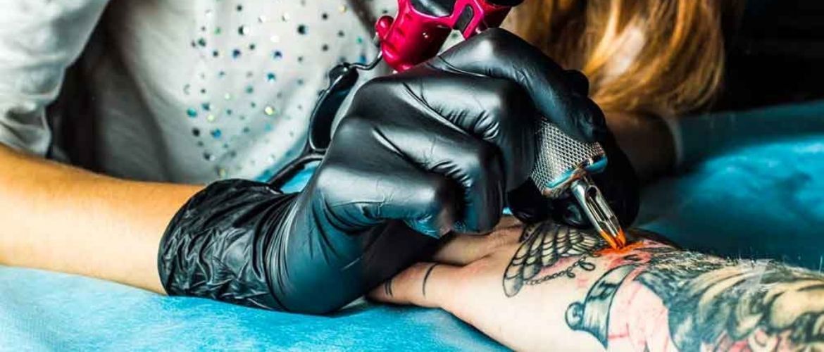 5 популярных стилей татуировок – от дотворка до биомеханики