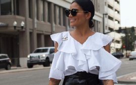 Белая блуза с воланами – самый романтичный тренд сезона весна-лето 2021