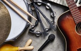 Музыкальные инструменты и оборудование в магазине JAM