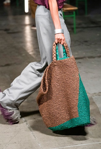 Плетеные сумки – новый тренд лета 2021 1