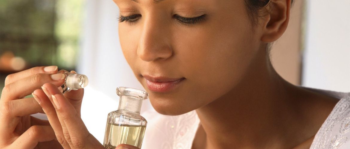 Ефірні олії проти старіння і втоми – найкращі помічники жінок