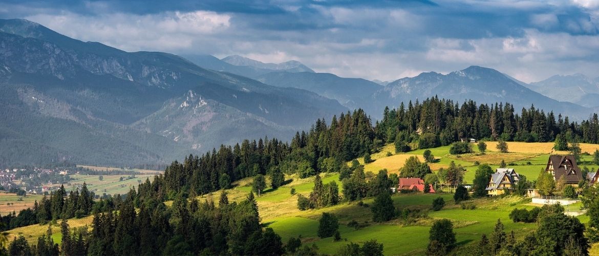 Плануємо літню відпустку: популярні туристичні локації України