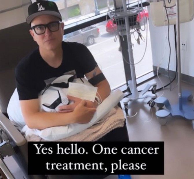 «Мне страшно»: у фронтмена Blink-182 Марка Хоппуса диагностировали рак 1