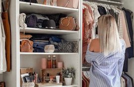 Подбор женской одежды для капсул гардероба как спасение от стресса