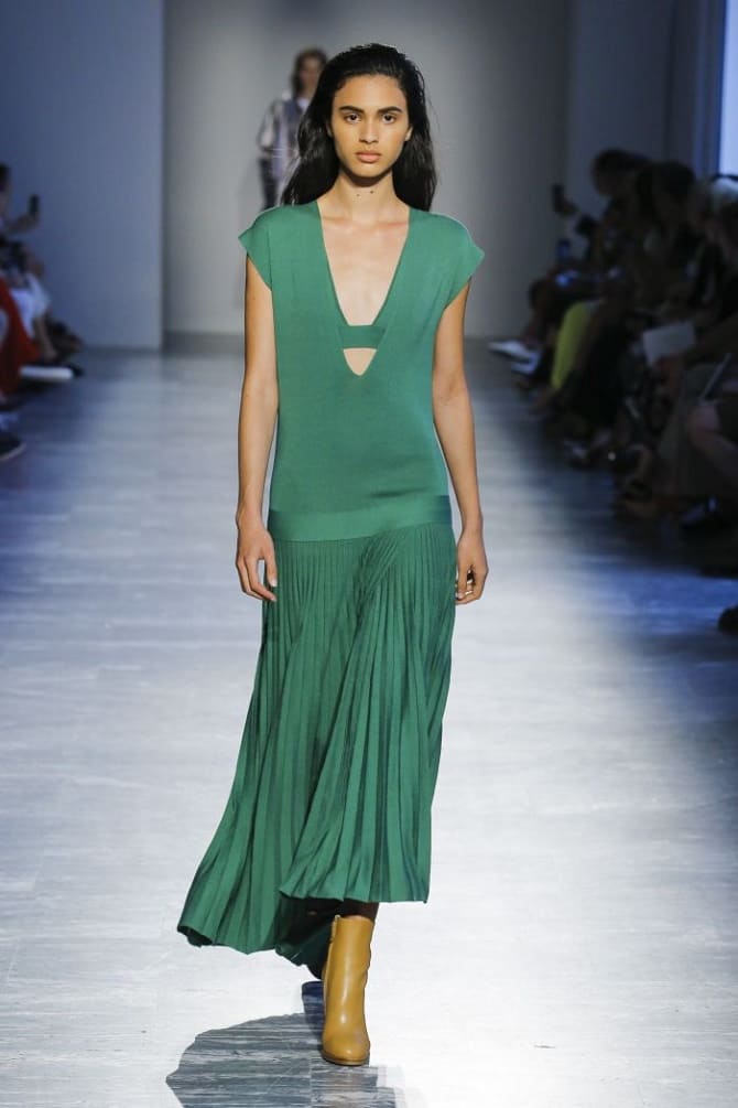 Как носить зеленые платья: модные и необычные образы 8