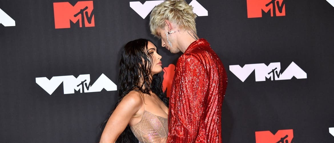 MTV Video Music Awards 2021: Меган Фокс в «голом» платье посетила церемонию