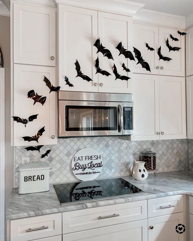 Украшаем дом летучими мышами на Хэллоуин: креативные идеи для оформления дома 1