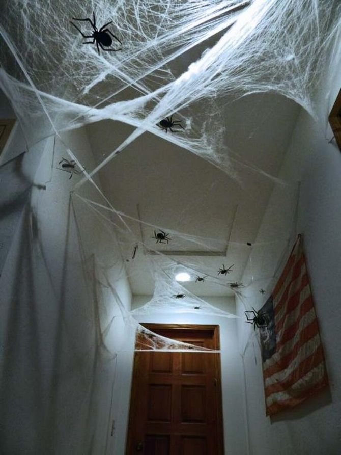Как украсить комнату на Хэллоуин 2022 — самые страшные идеи 7