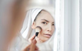 Что не стоит делать перед макияжем, чтобы не навредить своей коже?
