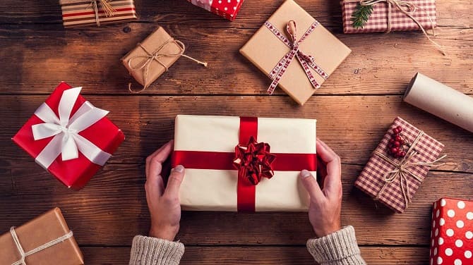 Что подарить свекрови на Новый год: варианты полезных и оригинальных подарков 1