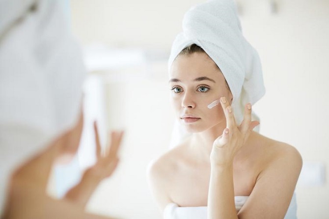 Что не стоит делать перед макияжем, чтобы не навредить своей коже? 3