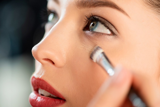 Консилер: как наносить правильно, чтобы добиться идеального макияжа 2