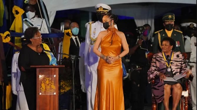 Певица Рианна стала национальным героем республики Барбадос 1