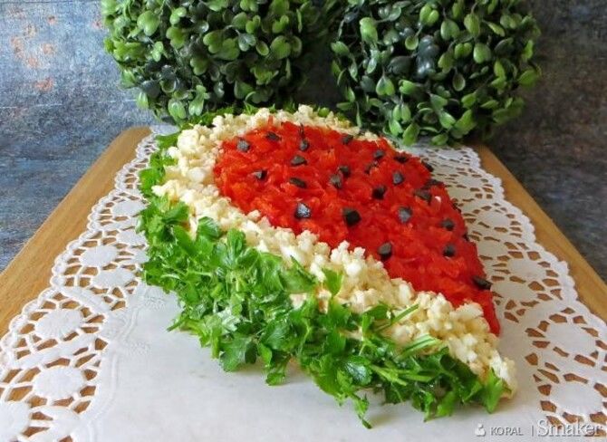 10 святкових салатів, які прикрасять стіл на будь-яке свято 4