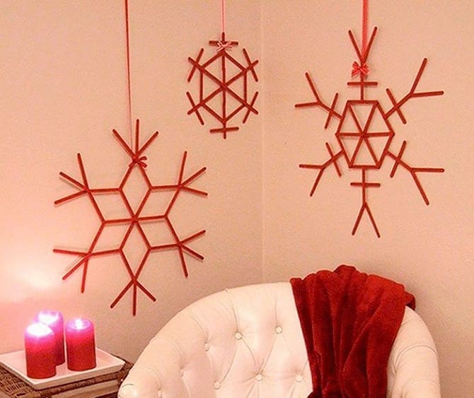 Как украсить стену на Новый год: варианты декора с фото 13