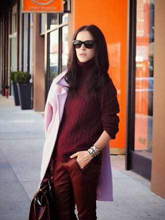 Burgundy color in clothes – a combination of 2022, photo 1