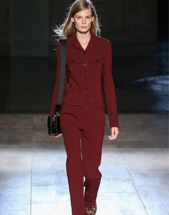 Marsala color: what to wear in 2022, a combination in clothes 19