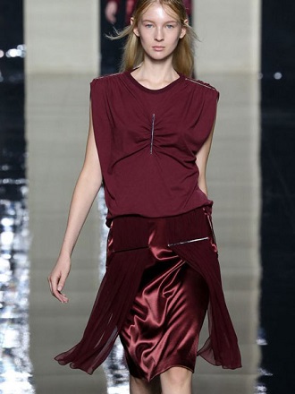 Marsala color: what to wear in 2022, a combination in clothes 24