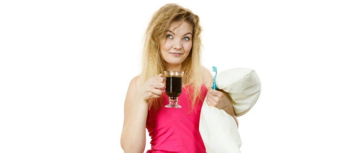 Як зберегти білі зуби після вживання кави?