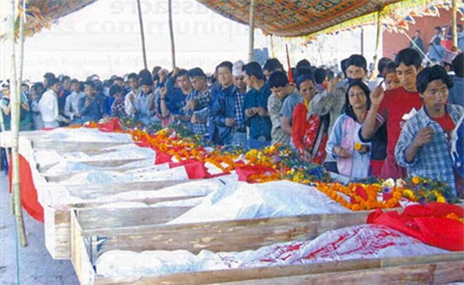 Хто вбив усю сім’ю короля Непалу та його самого у 2001 році і до чого це призвело? 4