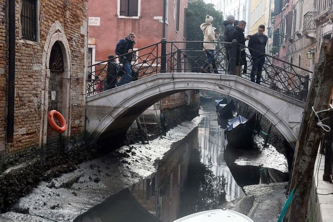 Что увидели люди, когда из Венеции ушла вся вода 2