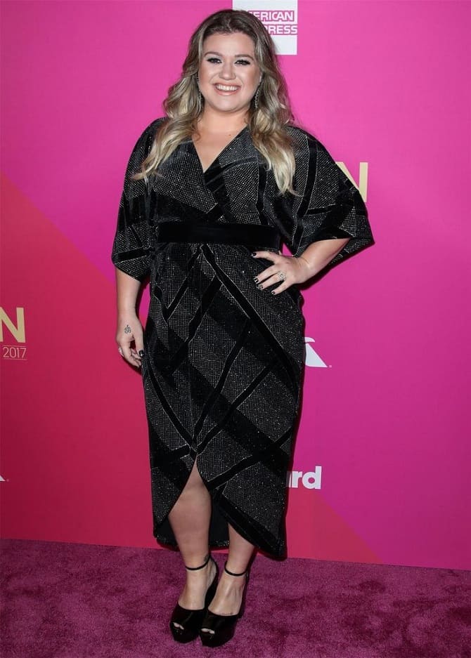 Kelly Clarkson to pay ex-husband over $1.3 million 3