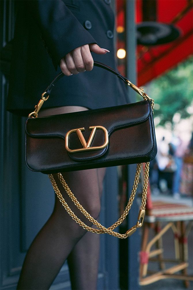 Trendige Handtaschen, die 2022 von Mode-Influencern getragen wurden 11