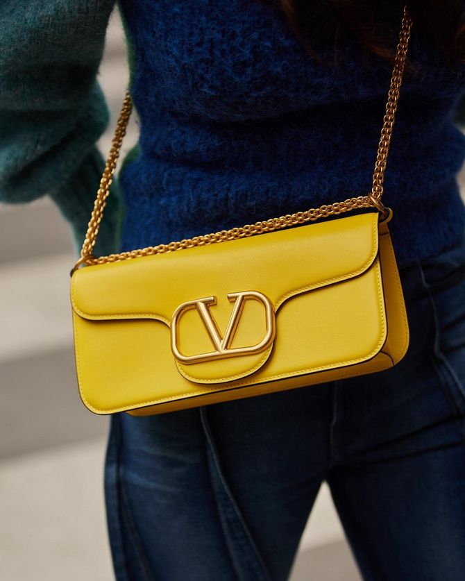 Trendige Handtaschen, die 2022 von Mode-Influencern getragen wurden 10