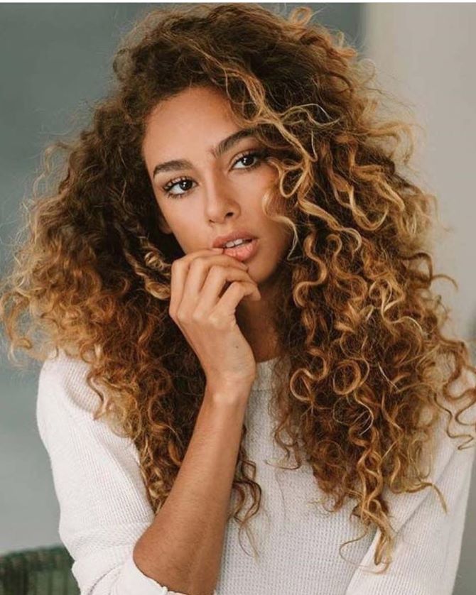 Naughty curls: how to care for curly hair 1